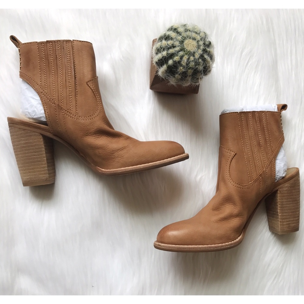 NIB Dolce Vita Jasper Ankle Bootie - Picture 3 of 3
